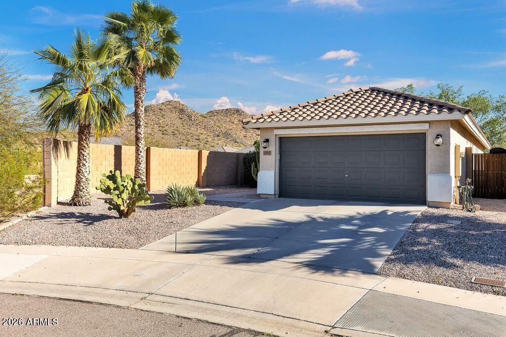 Image 1 of property listing at 1995 W KRISTINA Avenue, San Tan Valley, AZ 85144