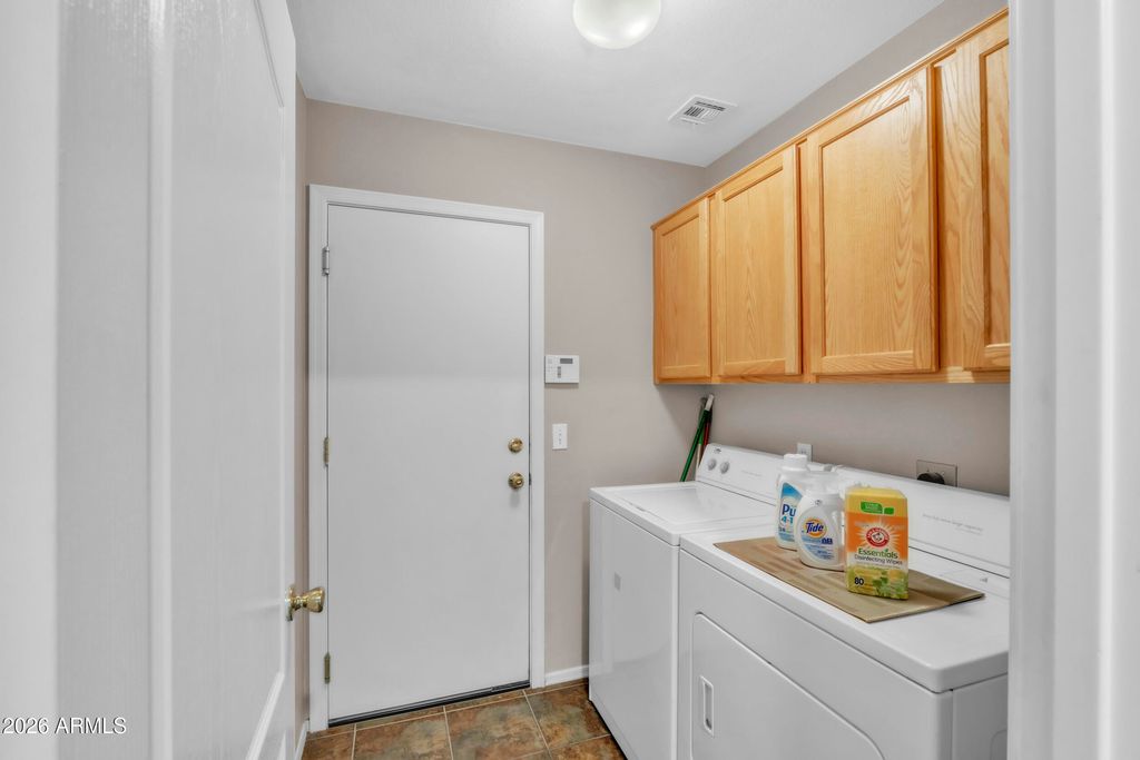 Image 16 of property listing at 1995 W KRISTINA Avenue, San Tan Valley, AZ 85144