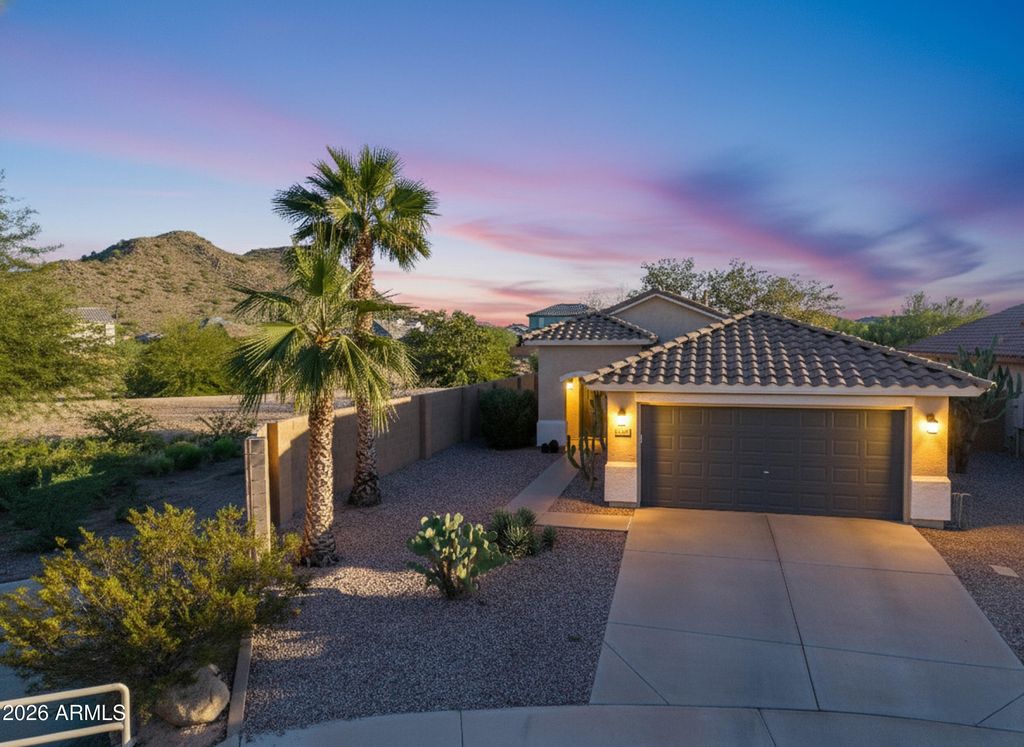 Image 3 of property listing at 1995 W KRISTINA Avenue, San Tan Valley, AZ 85144