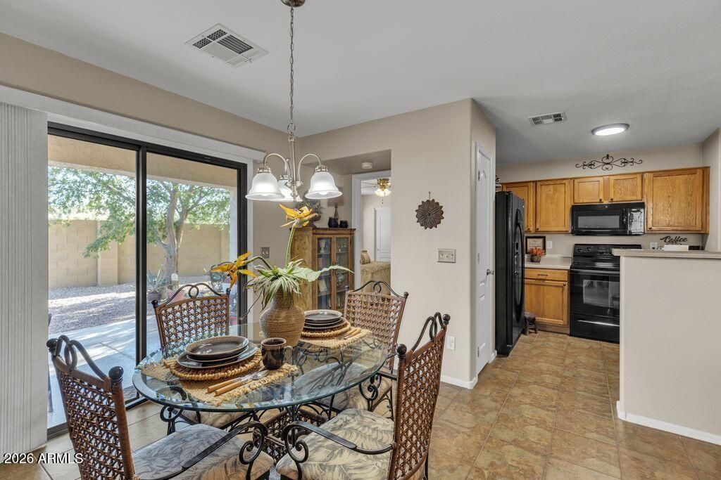 Image 8 of property listing at 1995 W KRISTINA Avenue, San Tan Valley, AZ 85144