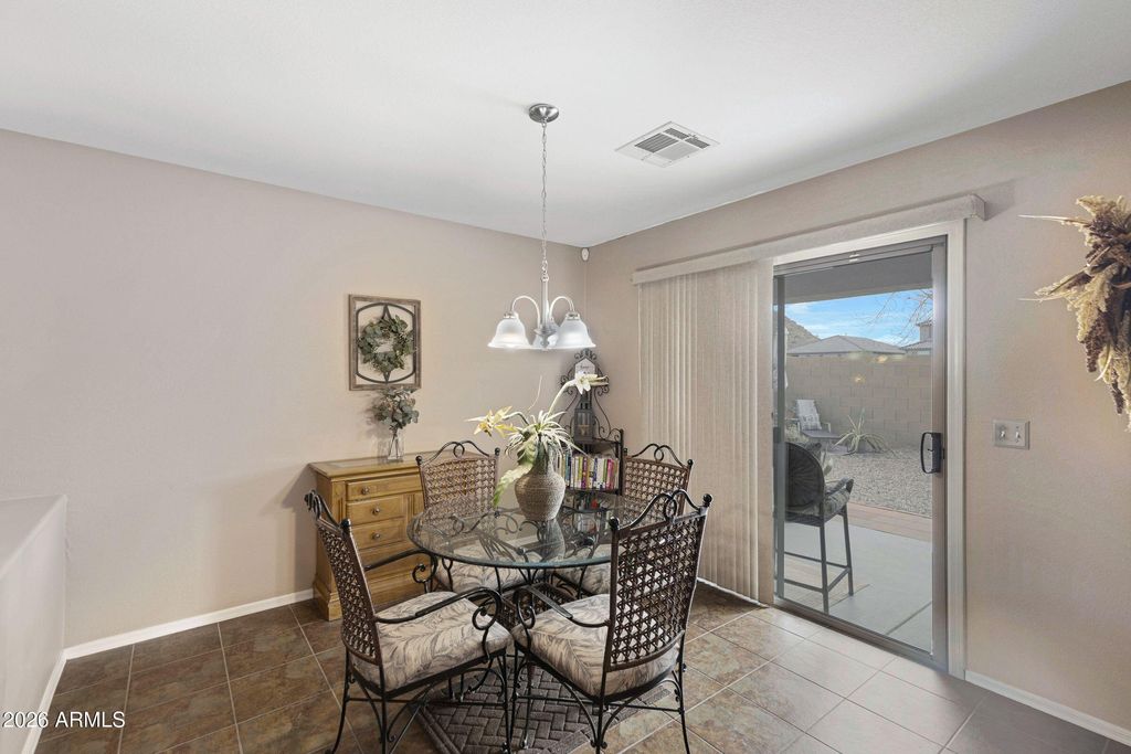 Image 9 of property listing at 1995 W KRISTINA Avenue, San Tan Valley, AZ 85144