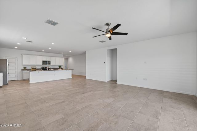 2421 W SABLE Avenue, Apache Junction, AZ 85120