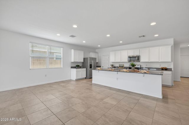 2421 W SABLE Avenue, Apache Junction, AZ 85120