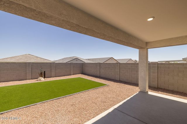 2421 W SABLE Avenue, Apache Junction, AZ 85120