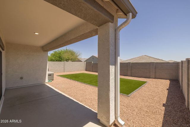 2421 W SABLE Avenue, Apache Junction, AZ 85120