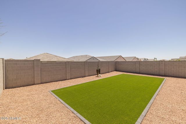 2421 W SABLE Avenue, Apache Junction, AZ 85120