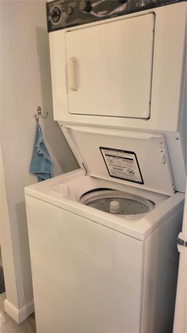 566 FAIRWAYS CIRCLE B, Ocala, FL 34472