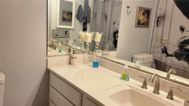 566 FAIRWAYS CIRCLE B, Ocala, FL 34472