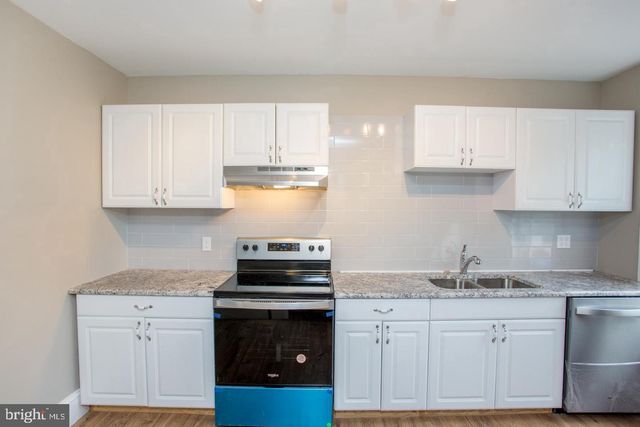 34 S CLINTON ST, Doylestown, PA 18901