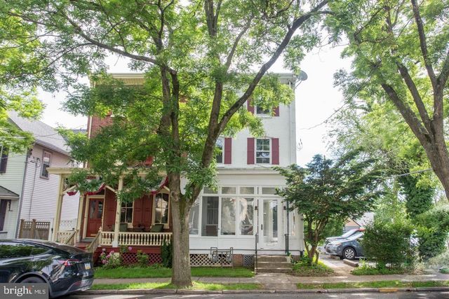 34 S CLINTON ST, Doylestown, PA 18901