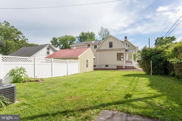34 S CLINTON ST, Doylestown, PA 18901