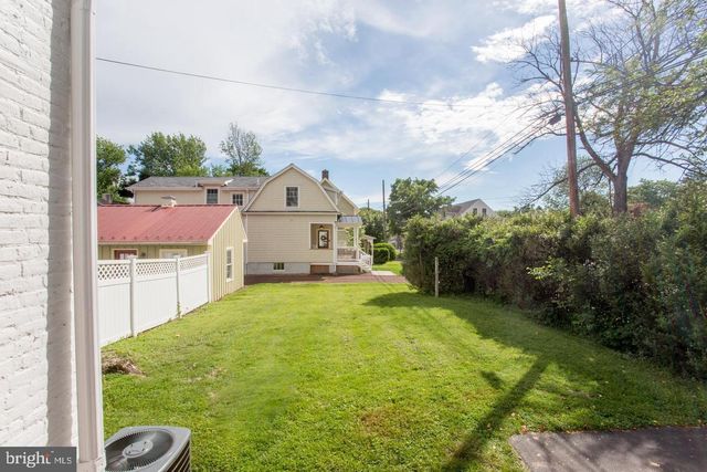 34 S CLINTON ST, Doylestown, PA 18901