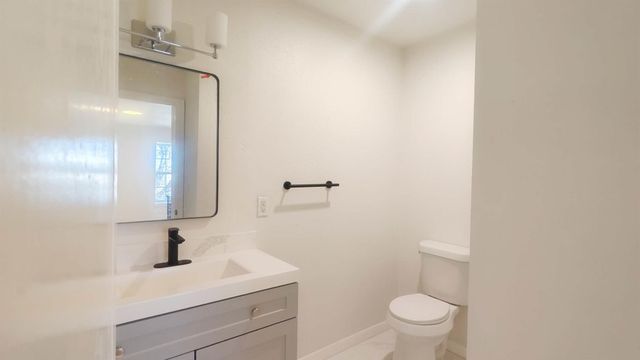 1900 Hearthside DR, Austin, TX 78757