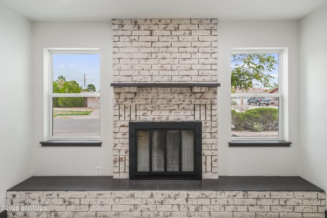 1218 Edgewood Avenue, Las Cruces, NM 88005