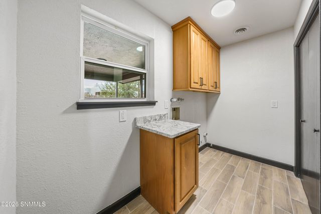 1218 Edgewood Avenue, Las Cruces, NM 88005