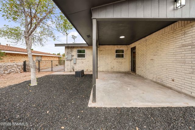 1218 Edgewood Avenue, Las Cruces, NM 88005