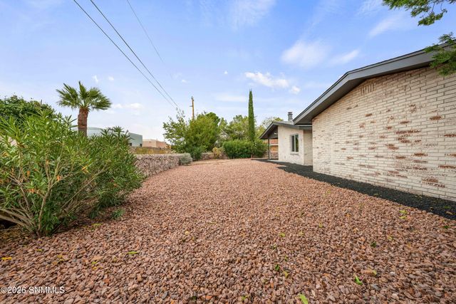 1218 Edgewood Avenue, Las Cruces, NM 88005