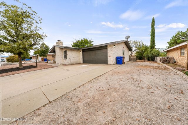 1218 Edgewood Avenue, Las Cruces, NM 88005