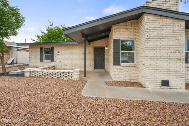 1218 Edgewood Avenue, Las Cruces, NM 88005