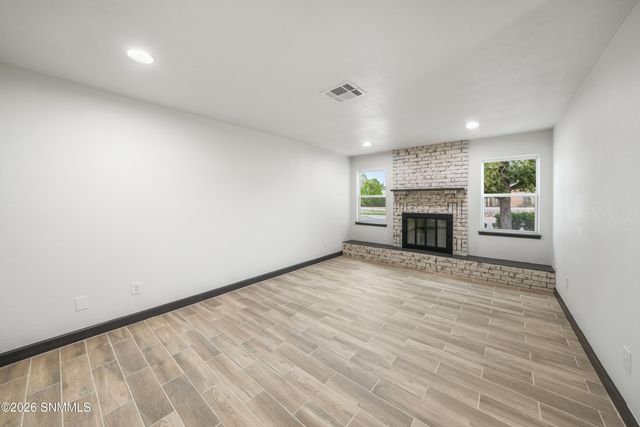 1218 Edgewood Avenue, Las Cruces, NM 88005