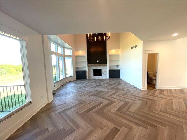 3137 SW Summit View Trail, Lee's Summit, MO 64082