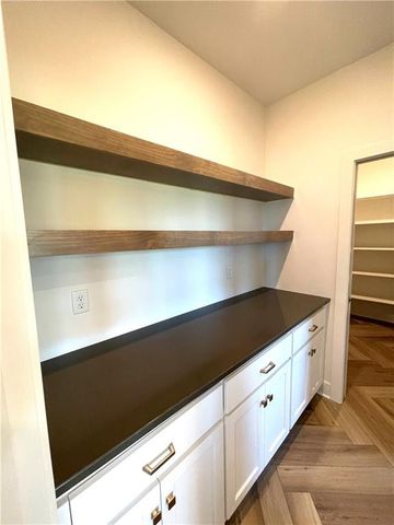 3137 SW Summit View Trail, Lee's Summit, MO 64082