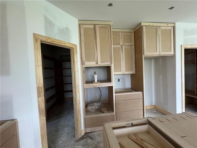 3137 SW Summit View Trail, Lee's Summit, MO 64082