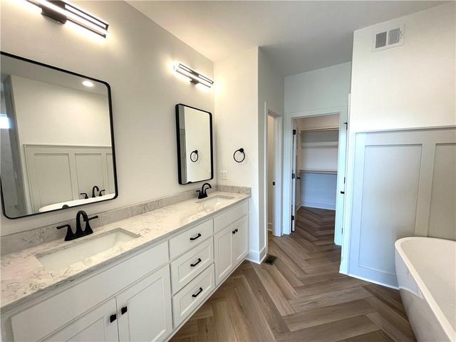 3137 SW Summit View Trail, Lee's Summit, MO 64082