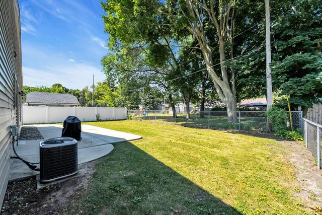 302 Graham STREET, Racine, WI 53405