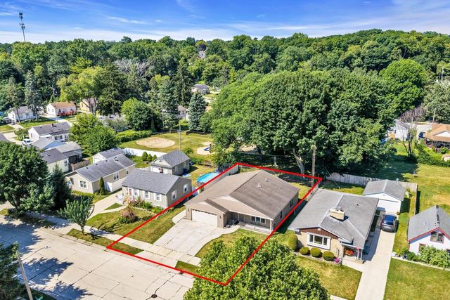 302 Graham STREET, Racine, WI 53405