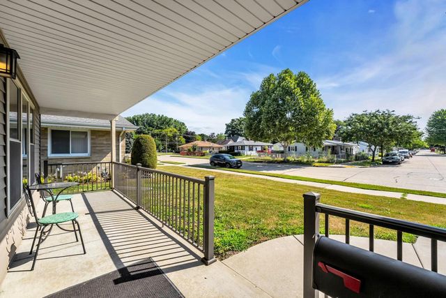 302 Graham STREET, Racine, WI 53405