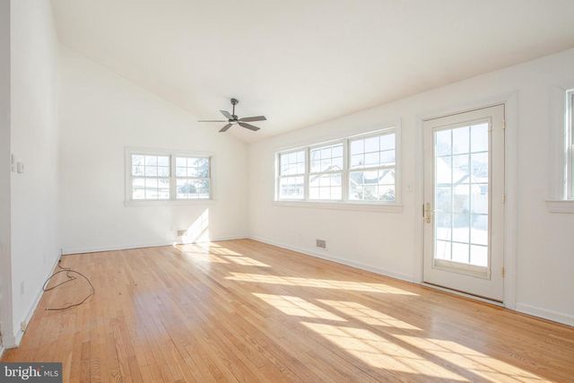 10 CONSTANCE DR, Hamilton, NJ 08620