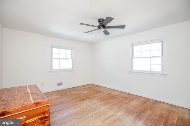 10 CONSTANCE DR, Hamilton, NJ 08620