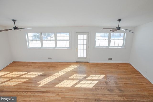 10 CONSTANCE DR, Hamilton, NJ 08620