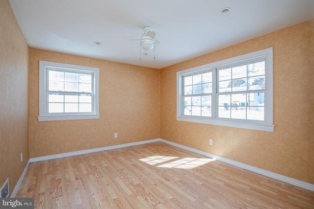 10 CONSTANCE DR, Hamilton, NJ 08620