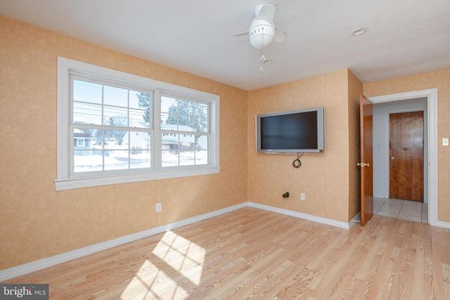 10 CONSTANCE DR, Hamilton, NJ 08620