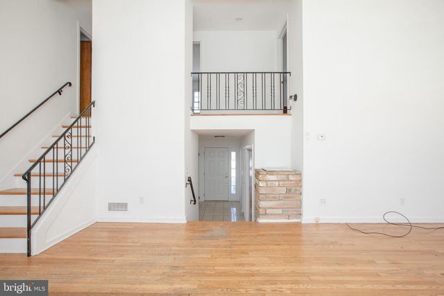 10 CONSTANCE DR, Hamilton, NJ 08620