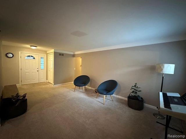 22734 Chestnut Tree, Novi, MI 48375