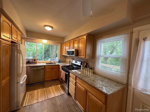 22734 Chestnut Tree, Novi, MI 48375