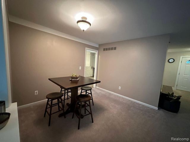 22734 Chestnut Tree, Novi, MI 48375