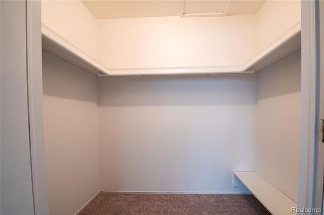 22734 Chestnut Tree, Novi, MI 48375