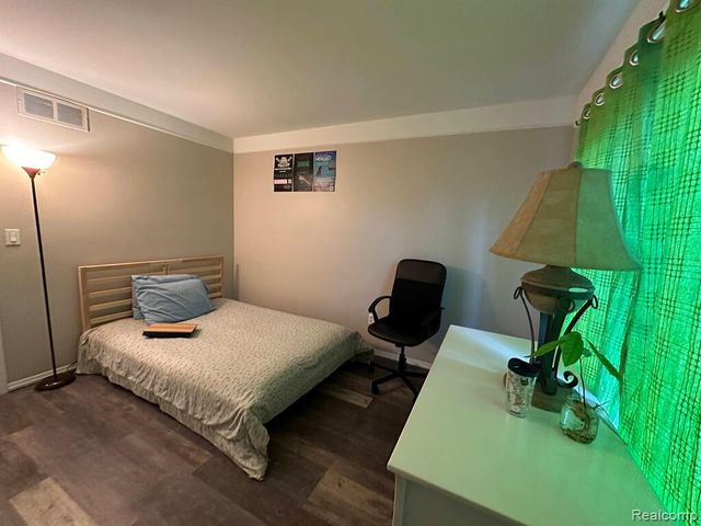 22734 Chestnut Tree, Novi, MI 48375