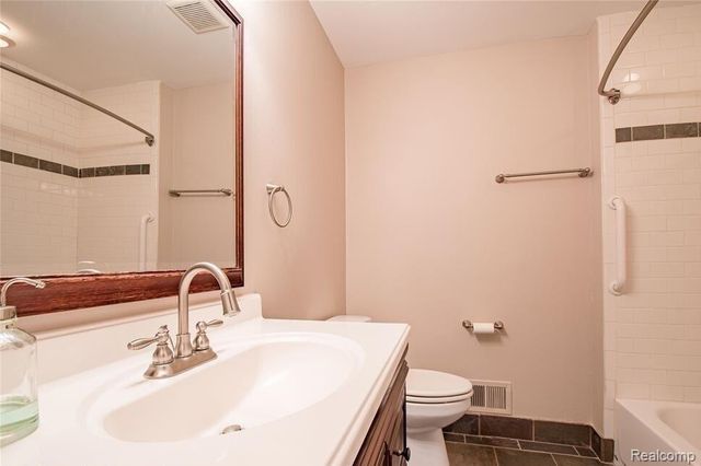 22734 Chestnut Tree, Novi, MI 48375