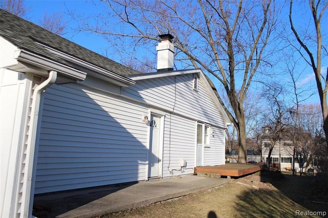 22734 Chestnut Tree, Novi, MI 48375