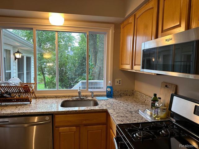 22734 Chestnut Tree, Novi, MI 48375