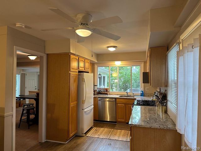 22734 Chestnut Tree, Novi, MI 48375