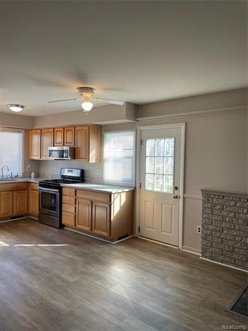 22734 Chestnut Tree, Novi, MI 48375