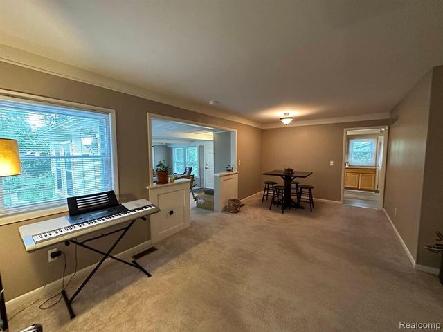 22734 Chestnut Tree, Novi, MI 48375