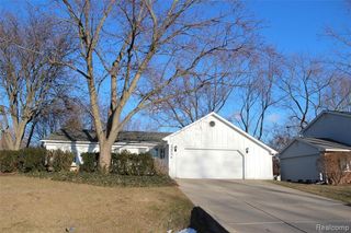 22734 Chestnut Tree, Novi, MI 48375