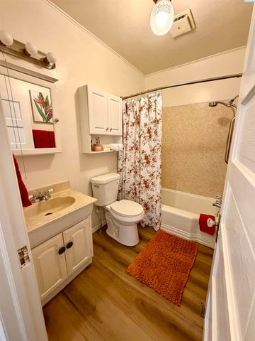 3323 Gum St, Kennewick, WA 99337